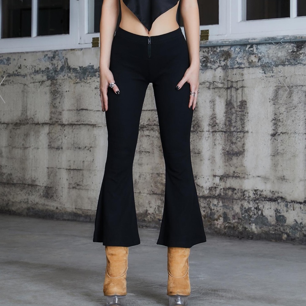 Darker Waves Flares NWOT